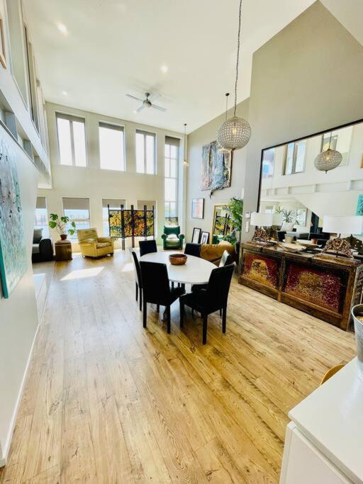 Stunning New York Loft Gallery Christchurch Zewnętrze zdjęcie